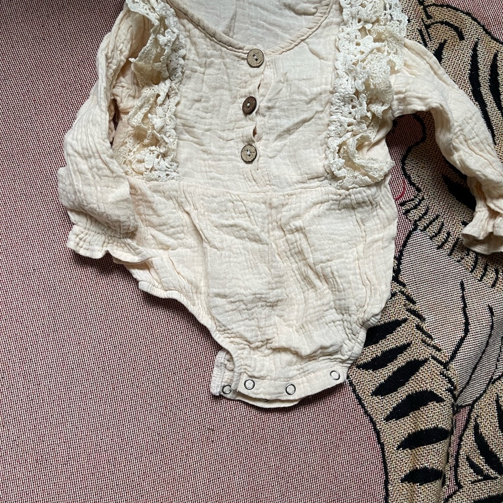 Linen Rompers - Picture 2 of 3